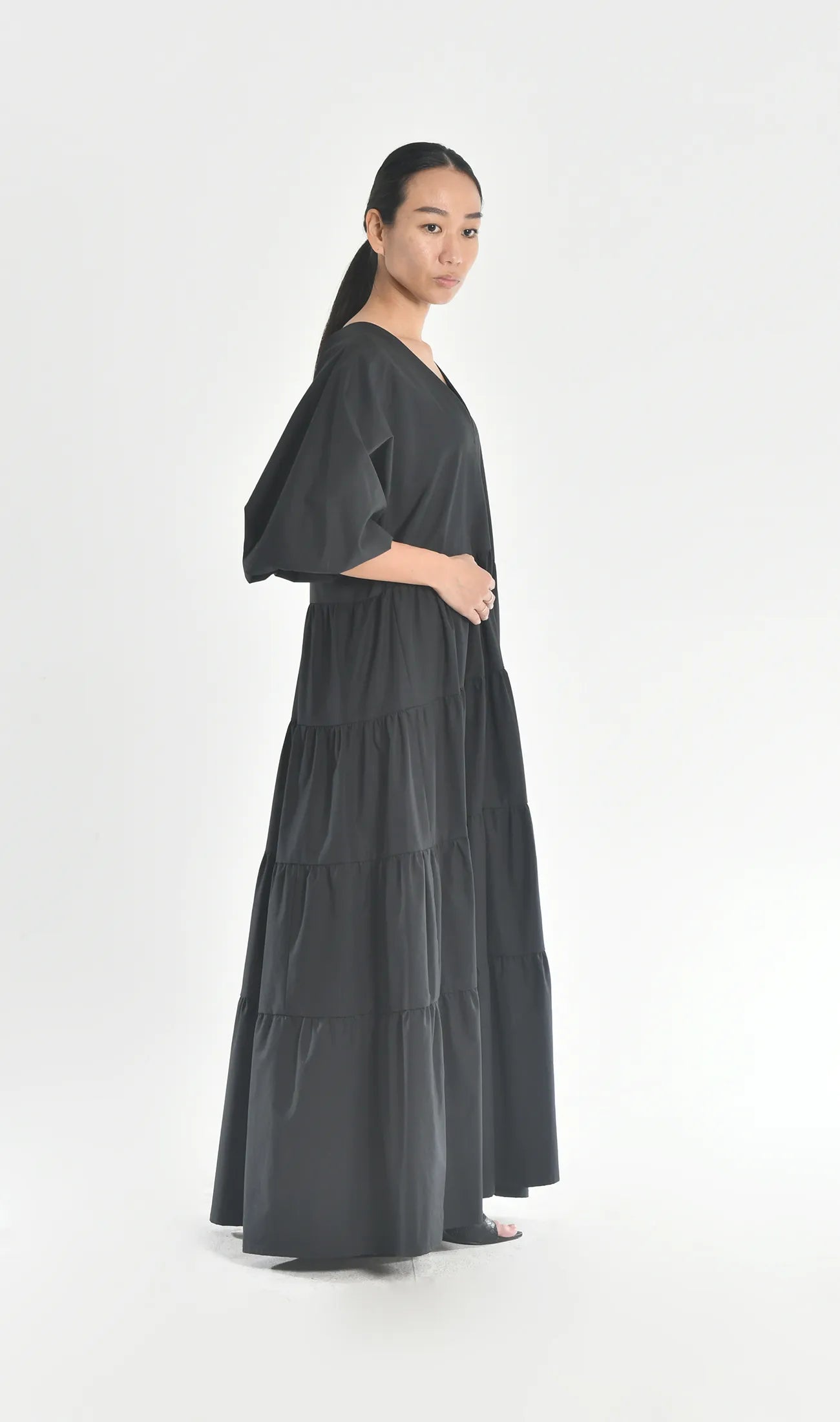 Vネックティアードワンピース | Black Vネックティアードワンピース | Black